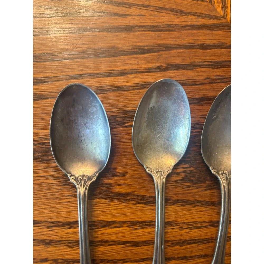 Vintage E.C. Simmons Silver Plated Teaspoons Set of 5 Ornate Scroll Pattern